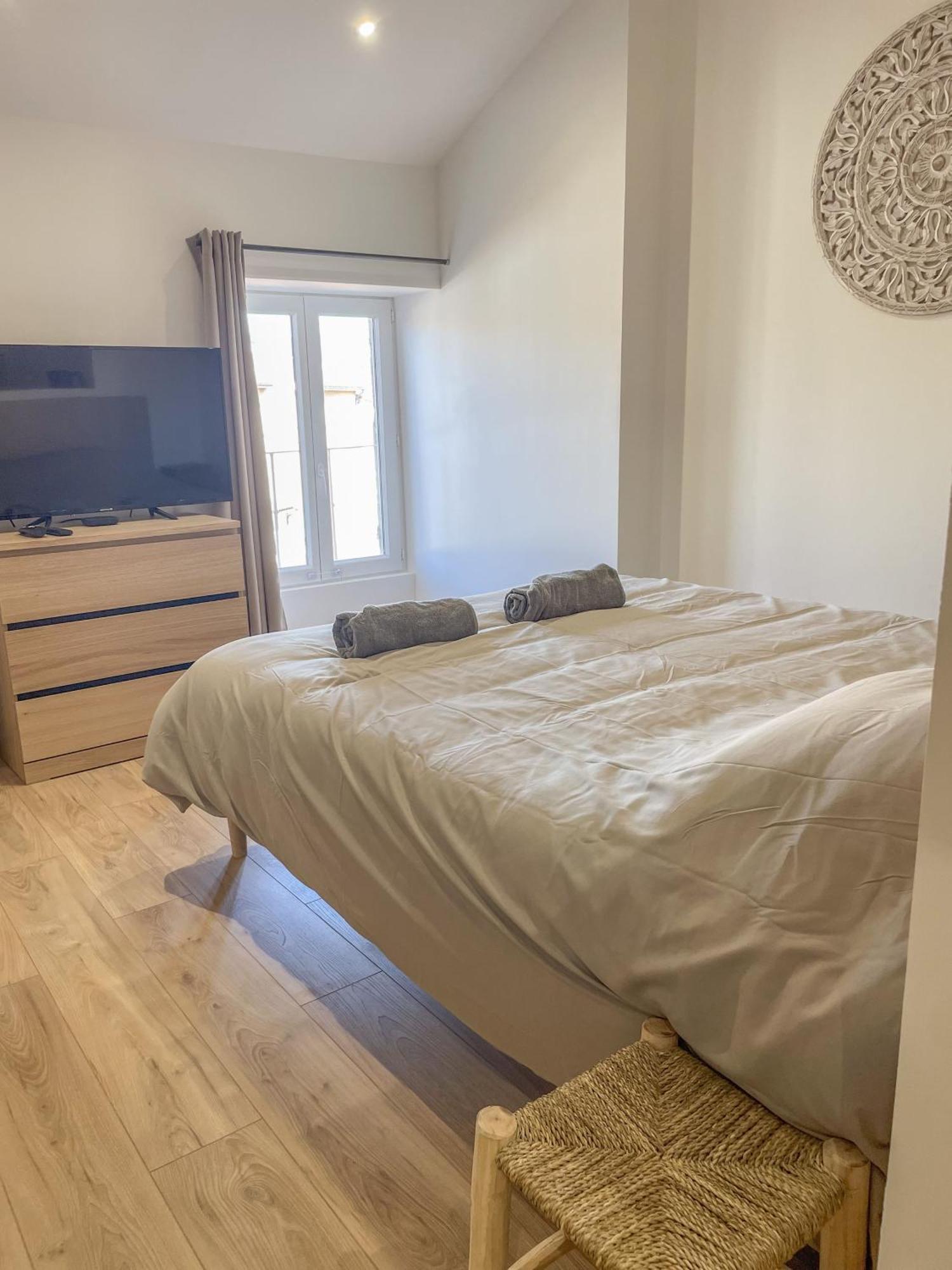 Esprit Bali Apartment Montbrison Ngoại thất bức ảnh